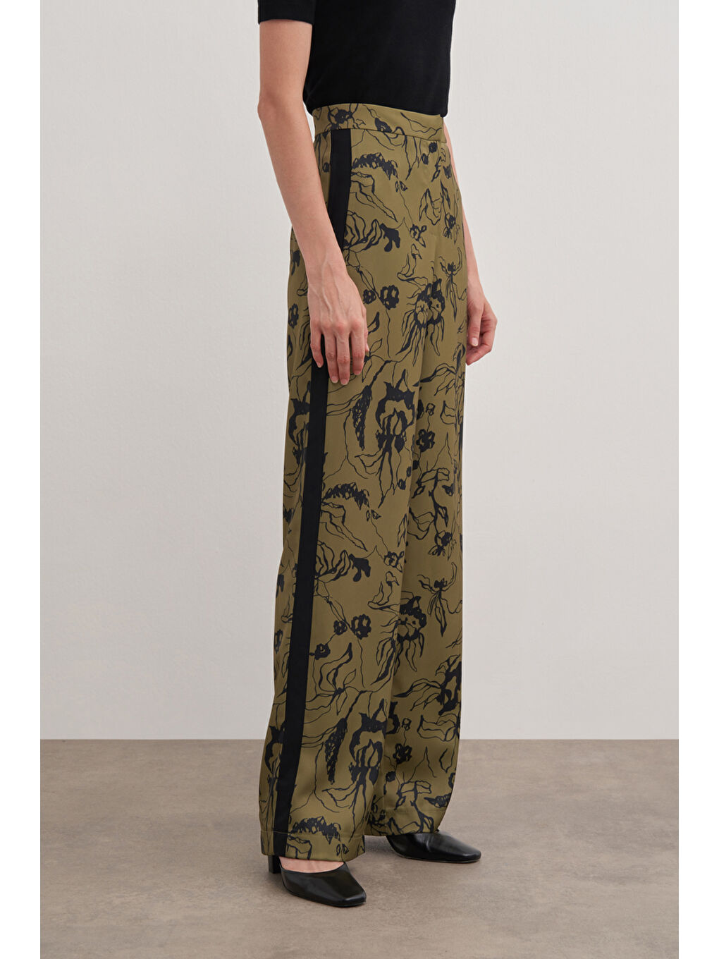 Yeşil Desenli Kemerli Pantolon-3