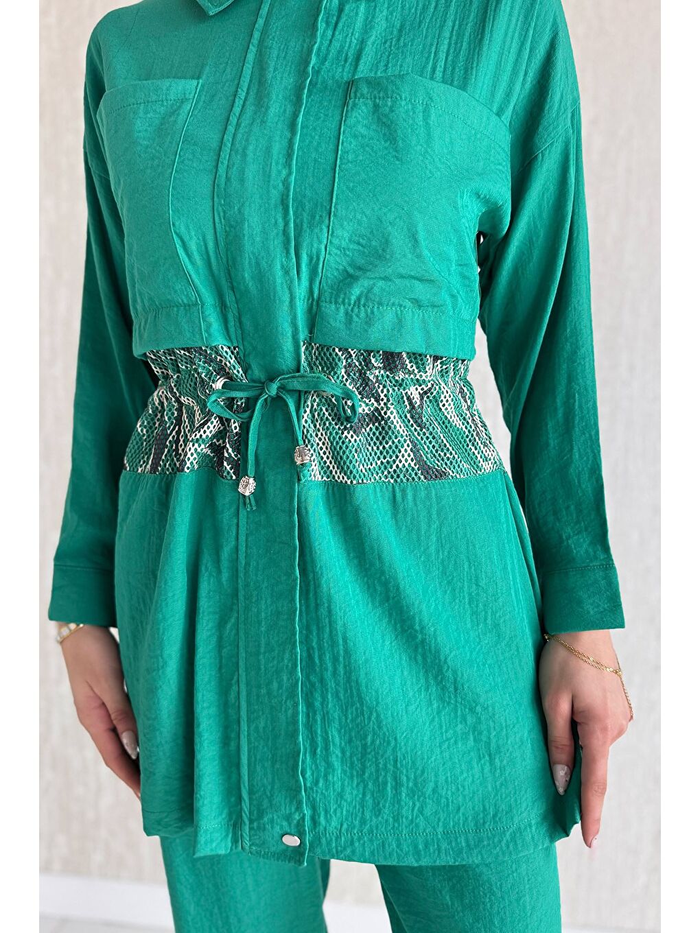 Yeşil Dantel Garnili Fermuarlı Ve Çıtçıtlı Tesettür Tunik Pantolon İkili Takım-4