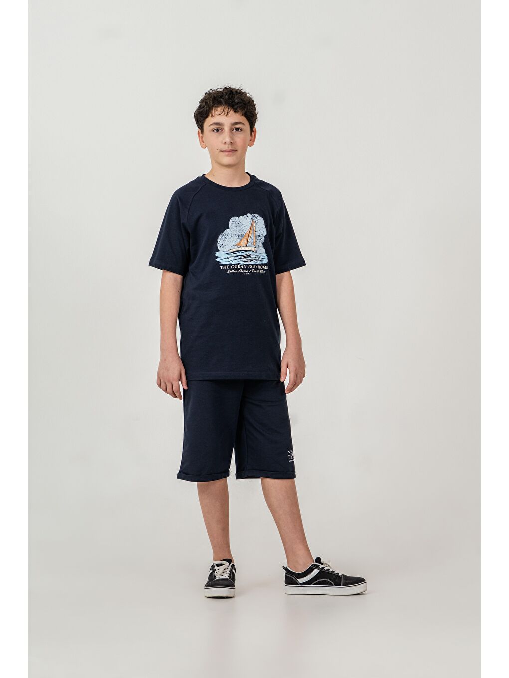 Lacivert Üst Ön Orta Yelken Baskılı Alt Sol Bacak Baskılı Erkek Çocuk Şort - Tişört Takımı-1