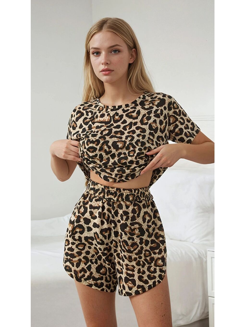 Kahverengi Leopar Desenli Kadın Şortlu Pijama Takımı-1