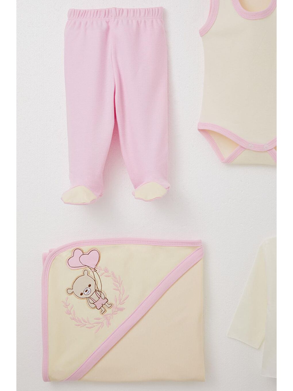 Ekru Kız Bebek Hastane Çıkışı 10 Lu Sevgi Temalı Ayıcık Nakışlı Krem (0-3 Ay)-4