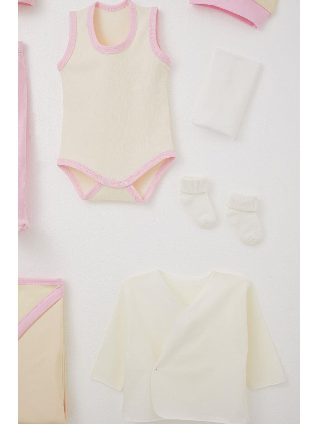 Ekru Kız Bebek Hastane Çıkışı 10 Lu Sevgi Temalı Ayıcık Nakışlı Krem (0-3 Ay)-5