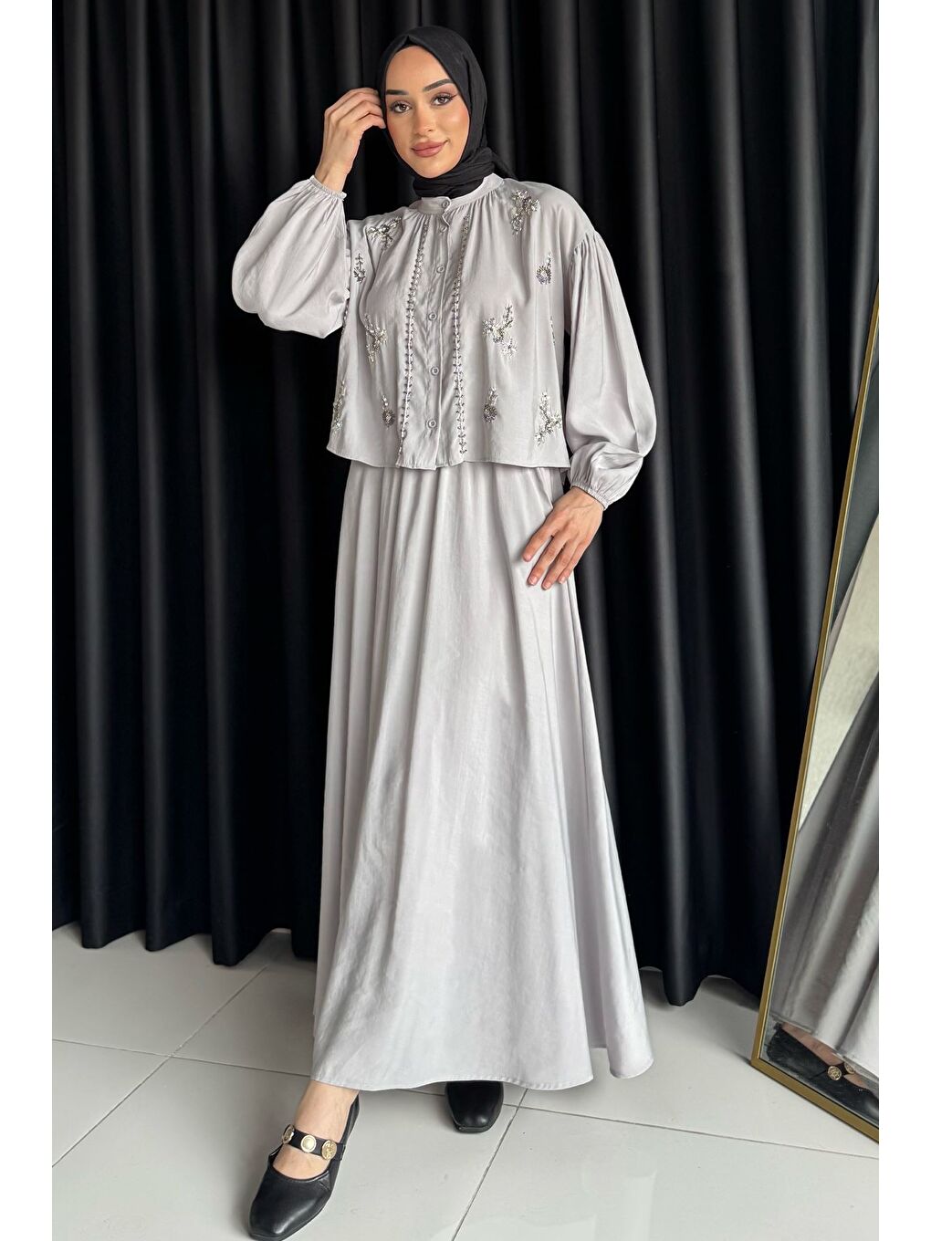 Gri Boncuk İşlemeli Gömlek Etek Tesettür İkili Takım