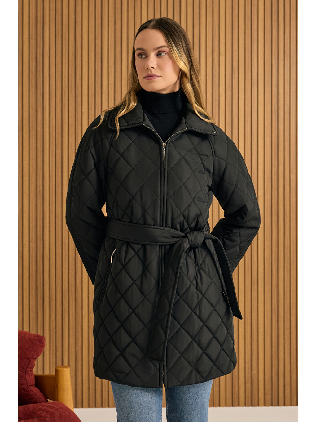 Siyah Fermuarlı Seyyar Kuşaklı Kapitone Mont-2