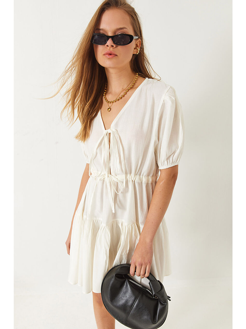 Ekru Kadın V Yaka Önden Bağcıklı Tamara Mini Elbise