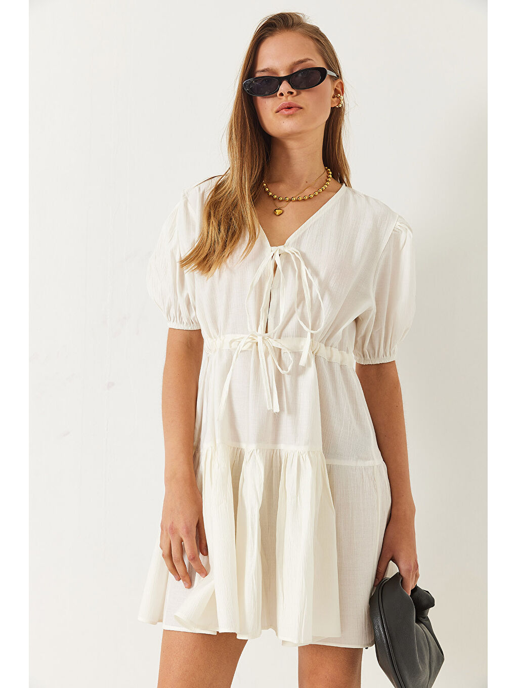 Ekru Kadın V Yaka Önden Bağcıklı Tamara Mini Elbise-1