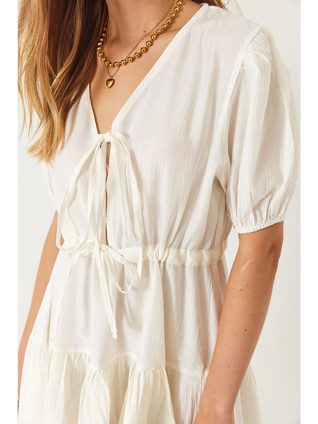 Ekru Kadın V Yaka Önden Bağcıklı Tamara Mini Elbise-5