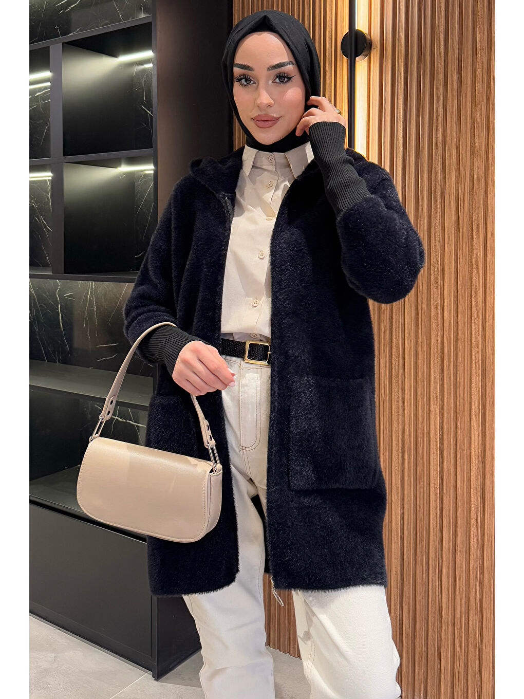 Siyah Kapüşonlu Fermuarlı  İplik Tesettür Hırka-3