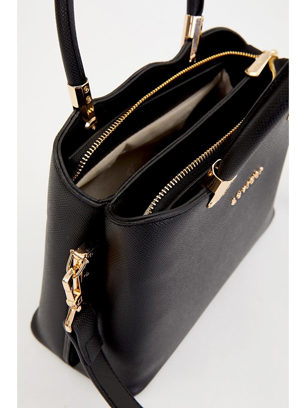 Siyah Kadın Omuz Çantası 930514-4