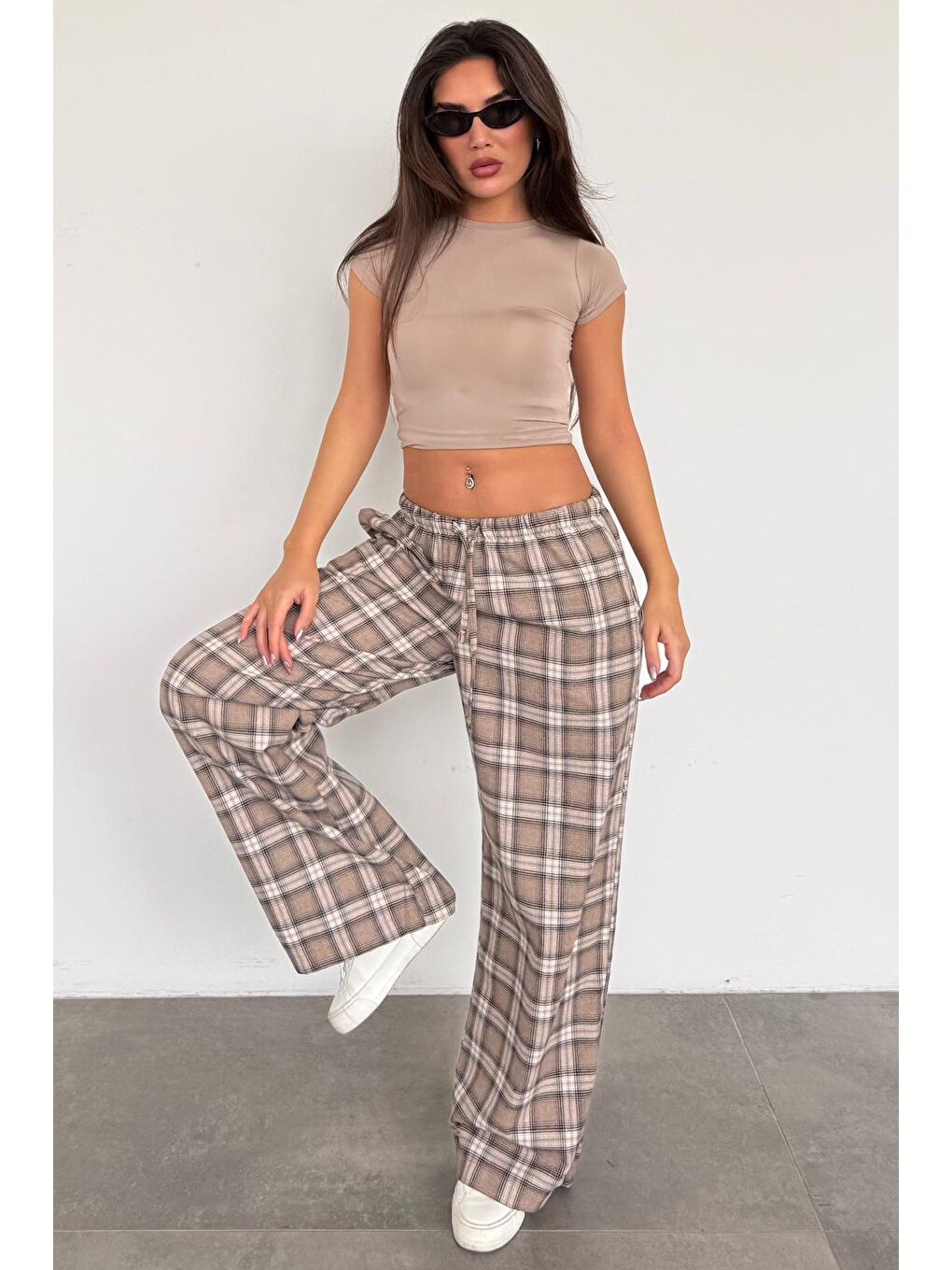 Bej Lastikli Bel Geniş Paça Ekose Pantolon Mg2658-1