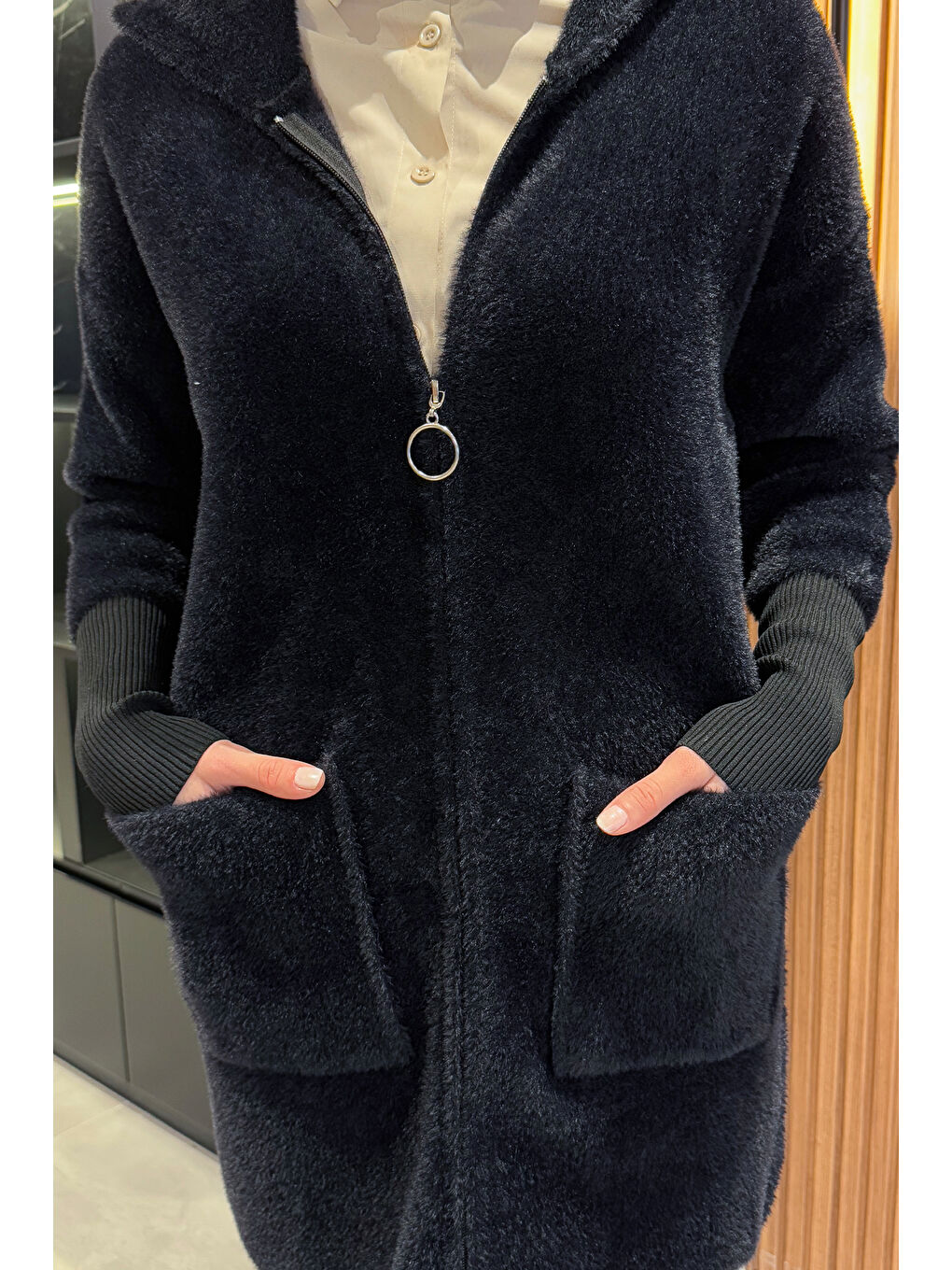 Siyah Kapüşonlu Fermuarlı  İplik Tesettür Hırka-4