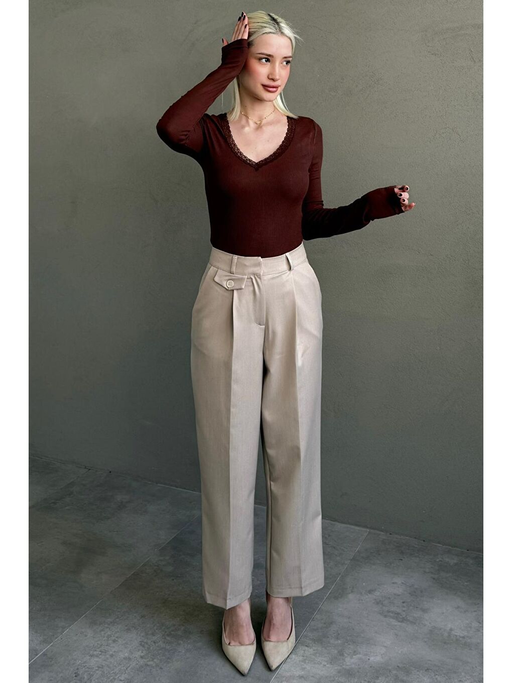 Bej Pens Detaylı Kapaklı Düz Paça Kumaş Pantolon Mg2642-2