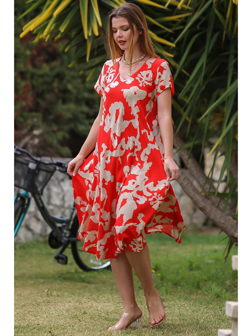 Kırmızı V Yaka Kısa Kol Oval Etekli Allover Baskılı Midi Boy Dokuma Casual Elbise-4