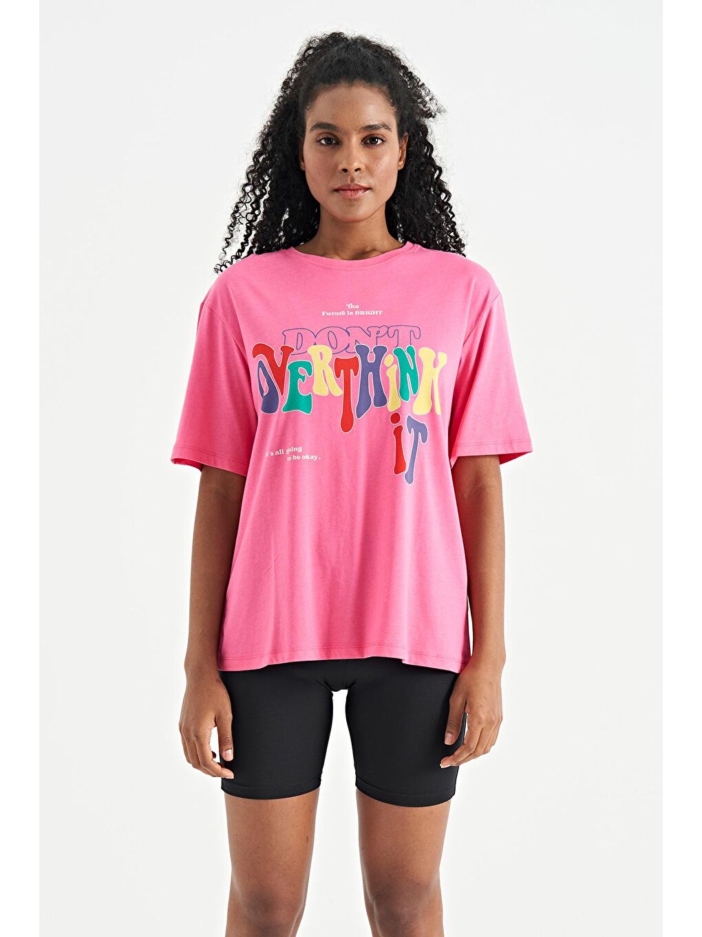 Veryperi Koyu Pembe Şeker Pembe Yazı Baskılı Düşük Omuzlu Oversize Basic Kadın T-Shirt - 02306