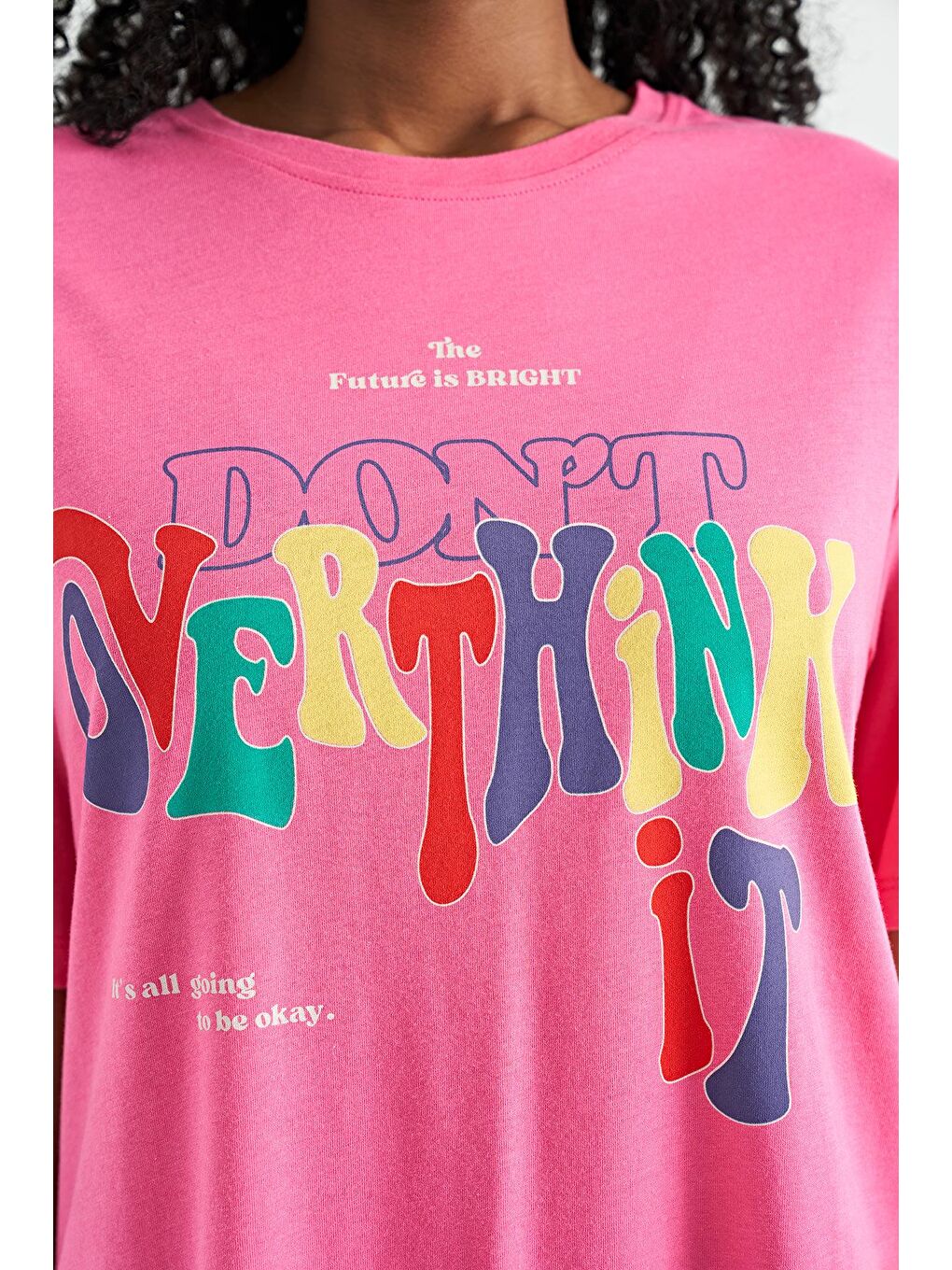 Veryperi Koyu Pembe Şeker Pembe Yazı Baskılı Düşük Omuzlu Oversize Basic Kadın T-Shirt - 02306 - 1