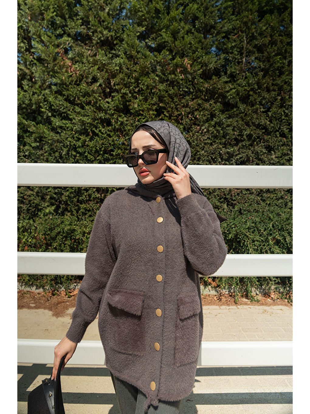 Gri Kadın Kapüşonlu Triko Ceket Füme