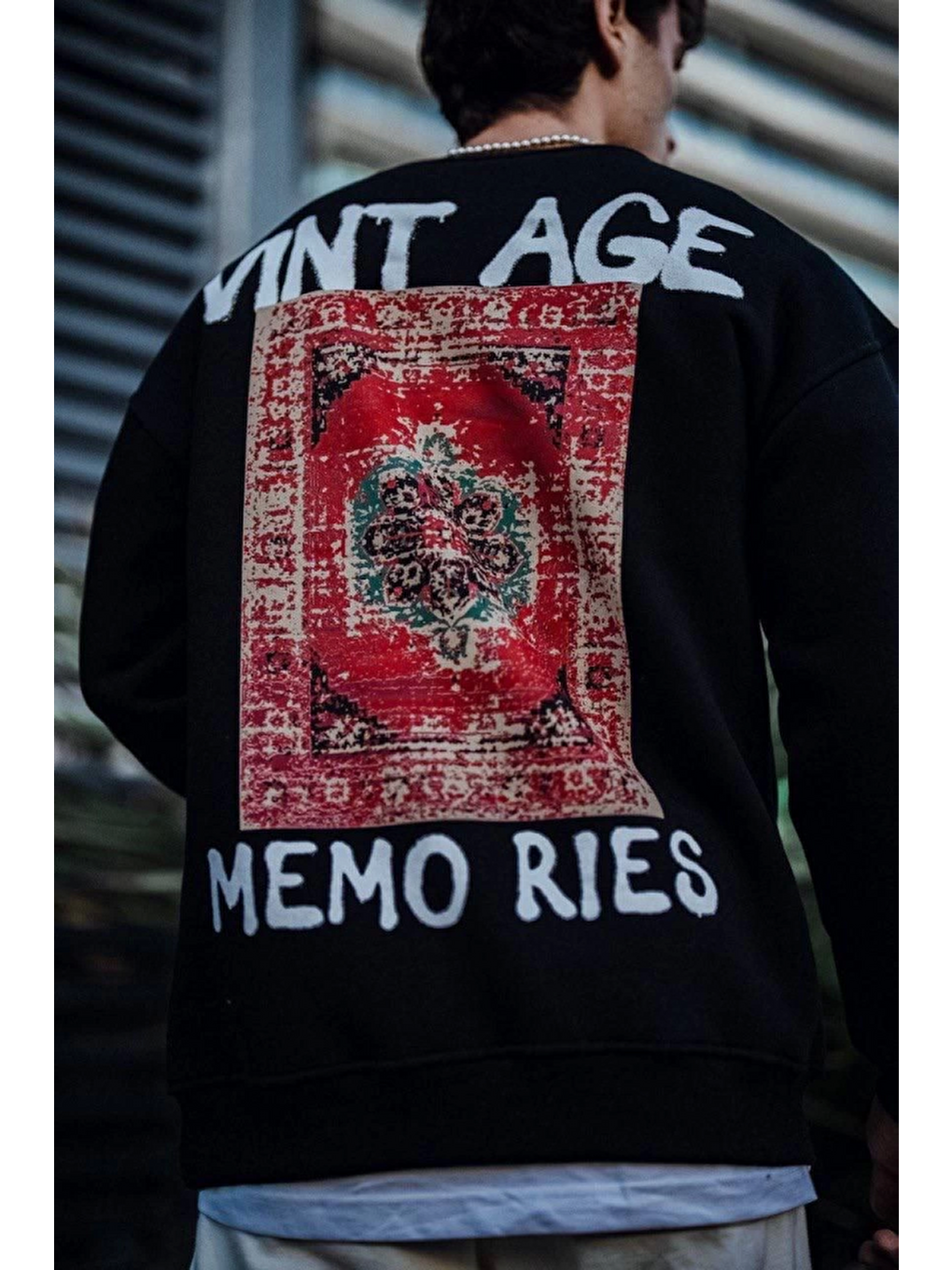 Oversize Bisiklet Yaka Üç İplik Baskılı Sweatshirt - Siyah