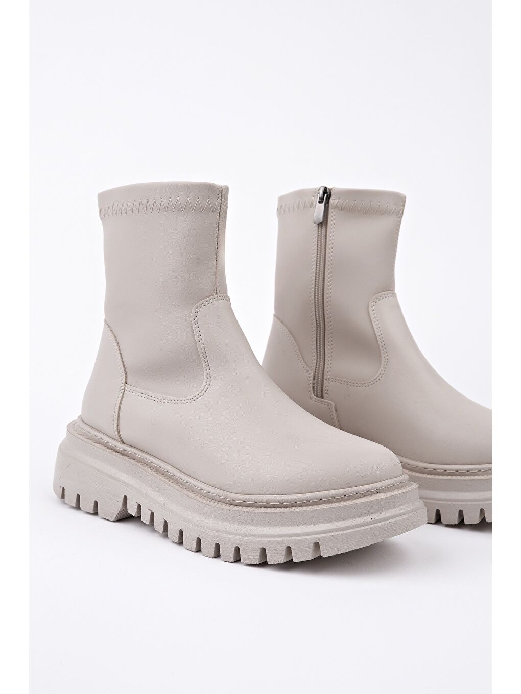 Bej PİTA Kalın Taban Fermuarlı Kadın Bot-2