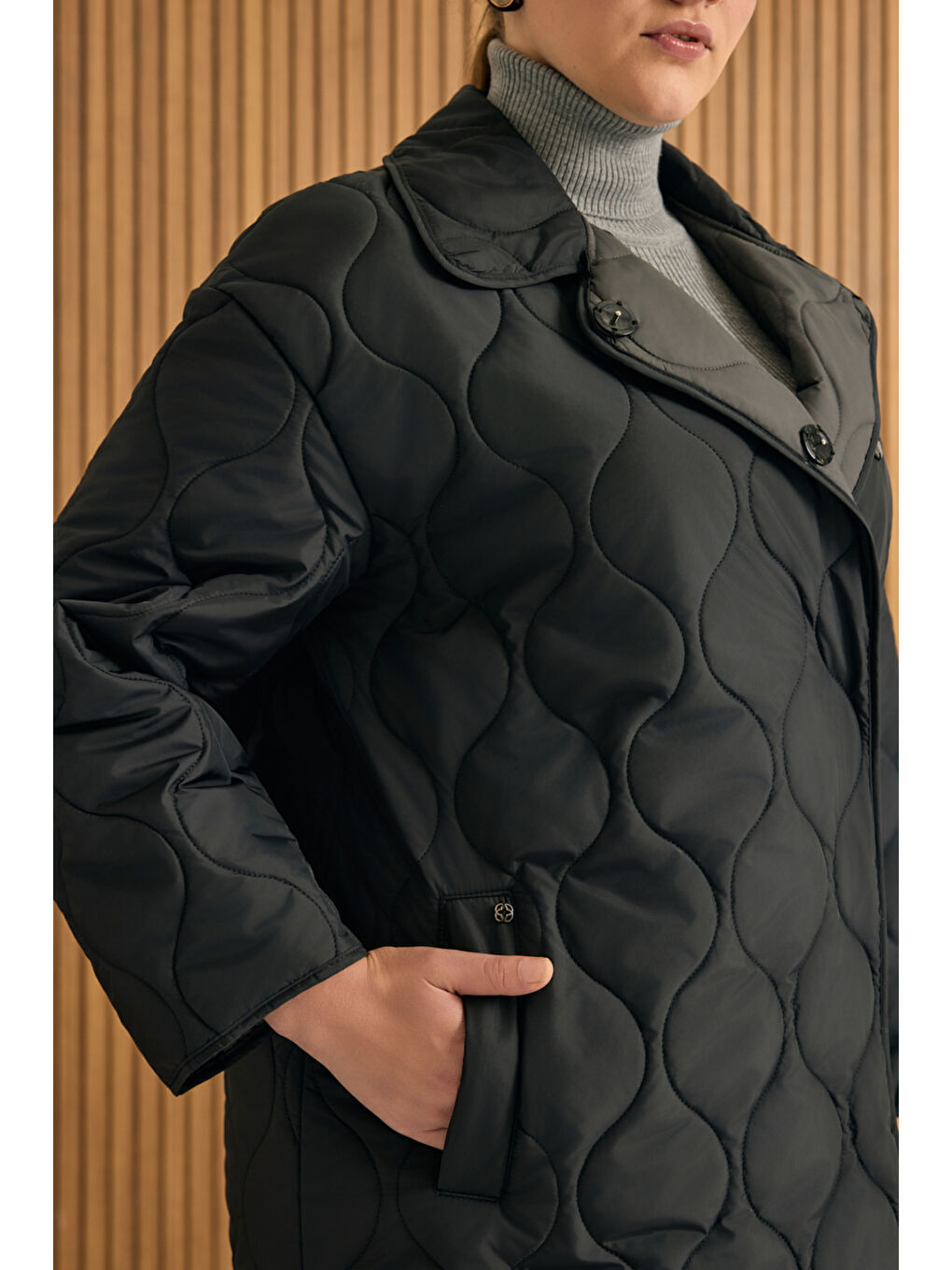 Siyah Kapitone Mont-4