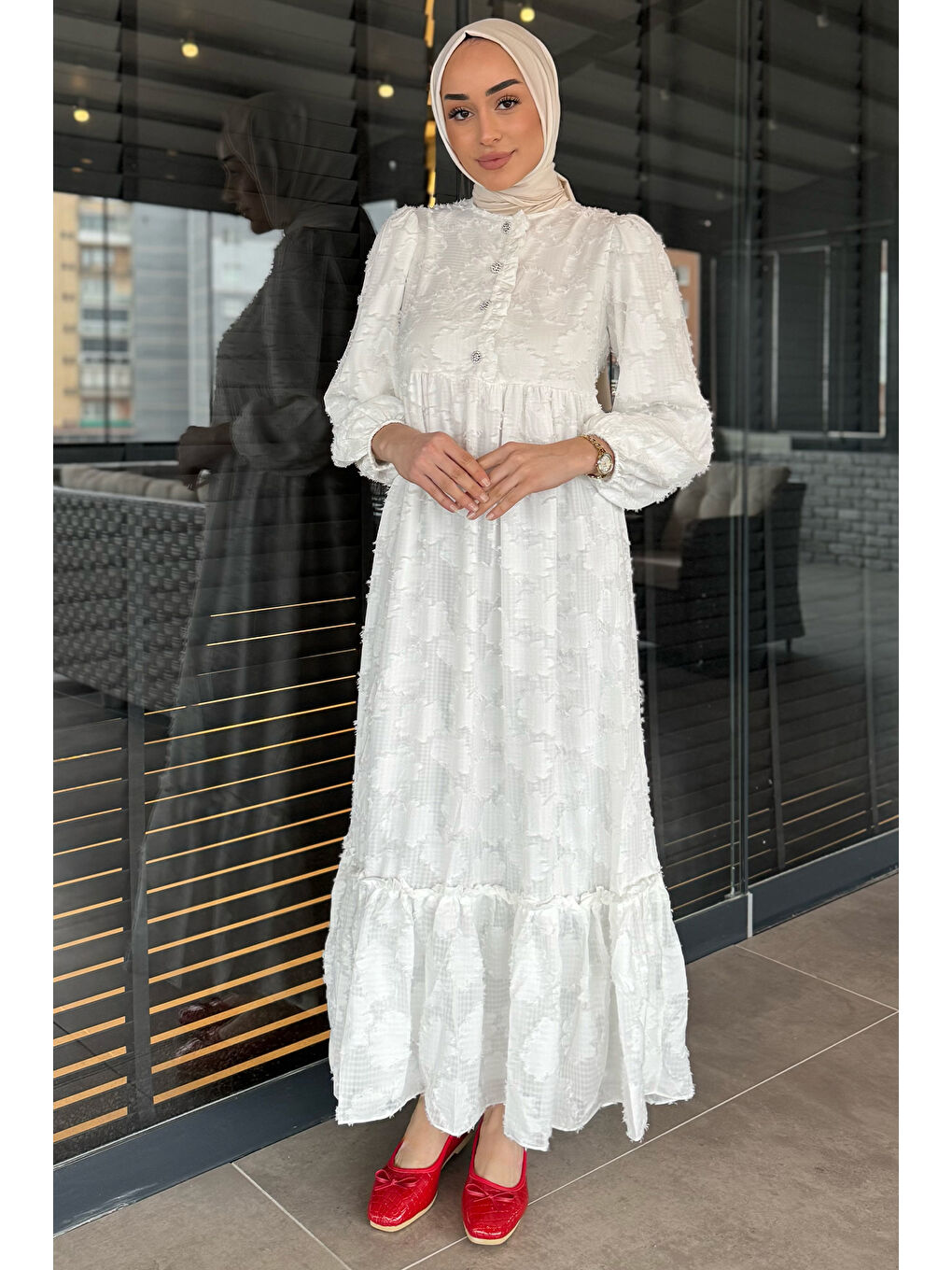 Ekru Kadın Taşlı Düğmeli Püsküllü Tesettür Fistolu Elbise