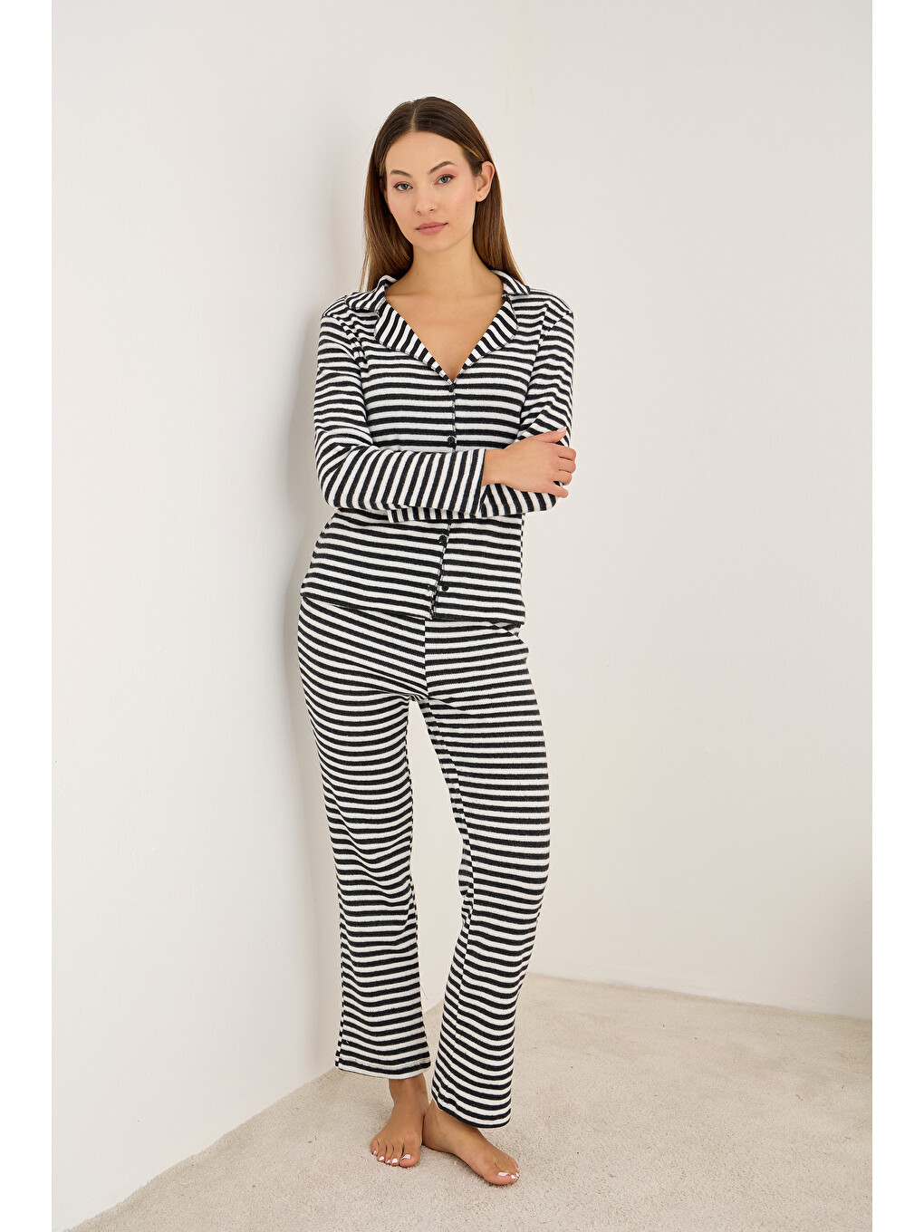 Siyah Beyaz Fırçalı Soft Fitilli Kaşkorse Hırka Pijama Takım
