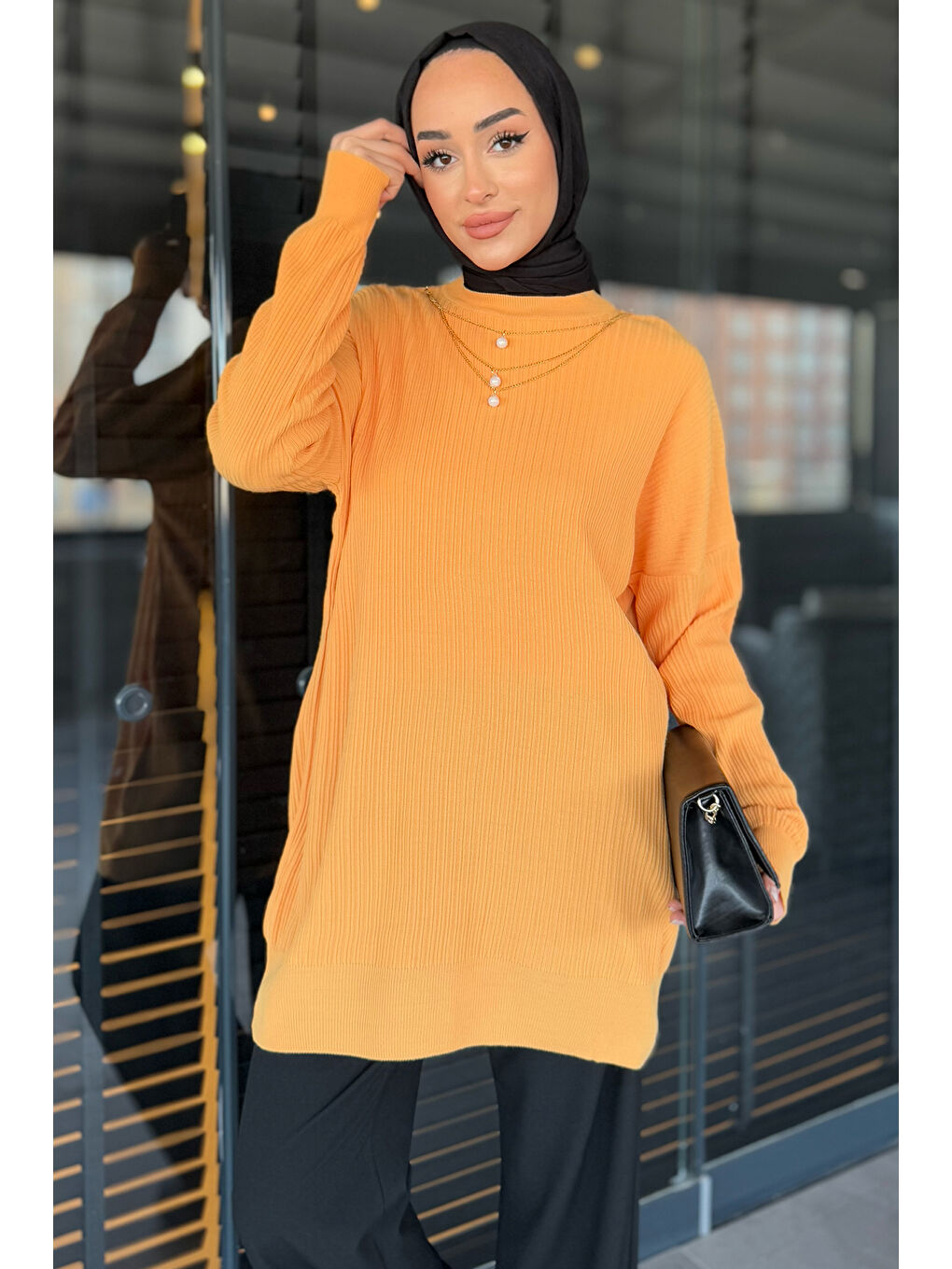 Kahverengi Kadın Bisiklet Yaka Aksesuar Detaylı Tesettür Triko Tunik-1