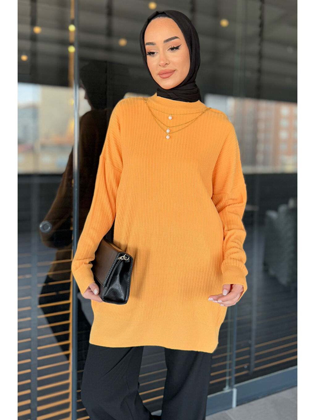 Kahverengi Kadın Bisiklet Yaka Aksesuar Detaylı Tesettür Triko Tunik-2