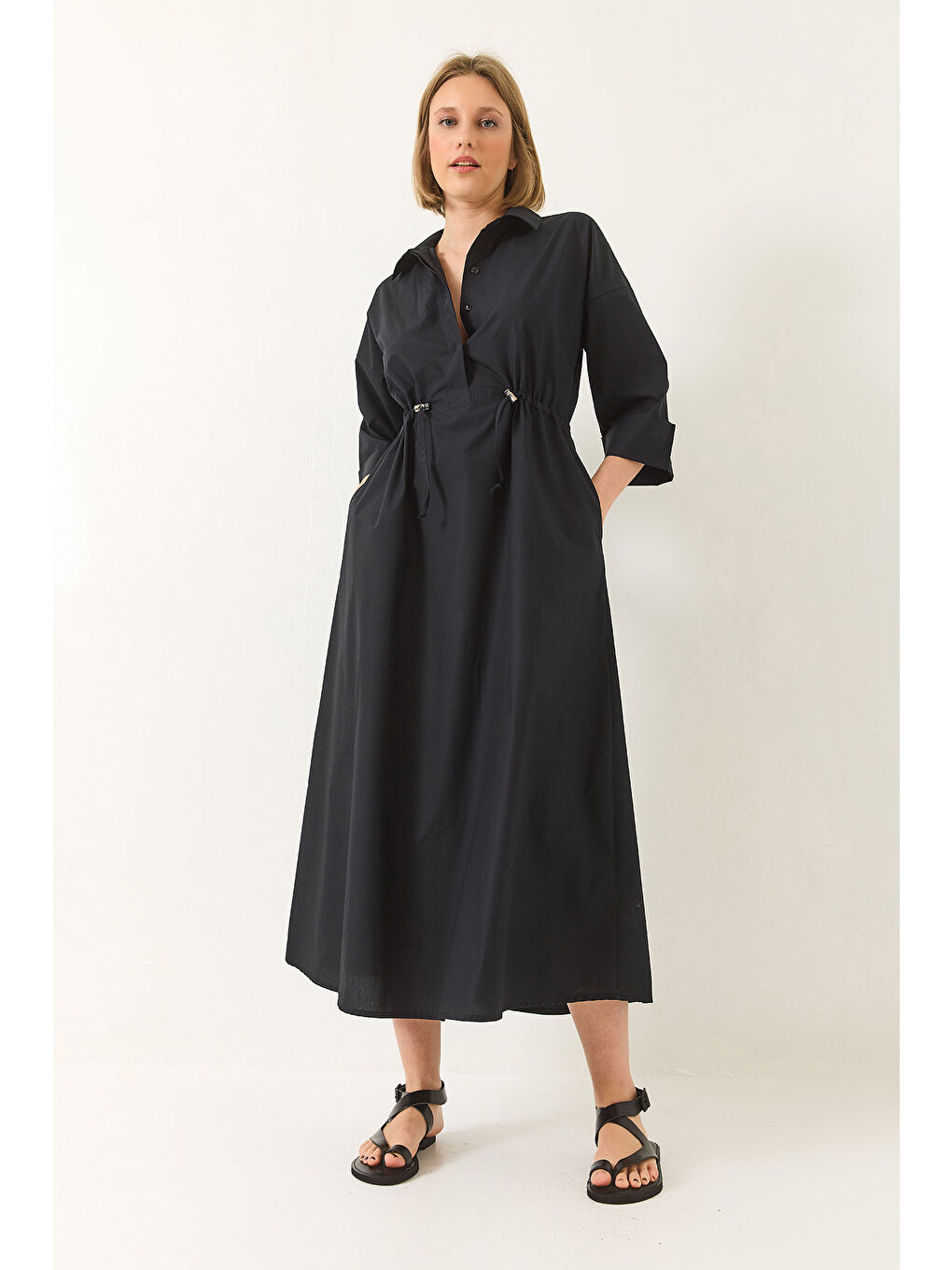 Siyah Kadın Bel Ayarlamalı yarım Kollu Düğme Kapamalı Uzun Poplin Elbise-4