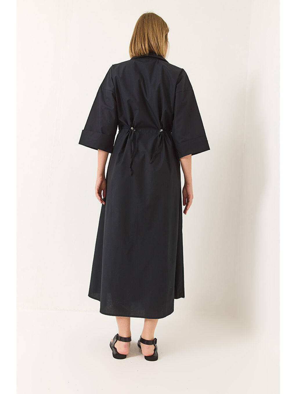 Siyah Kadın Bel Ayarlamalı yarım Kollu Düğme Kapamalı Uzun Poplin Elbise-6