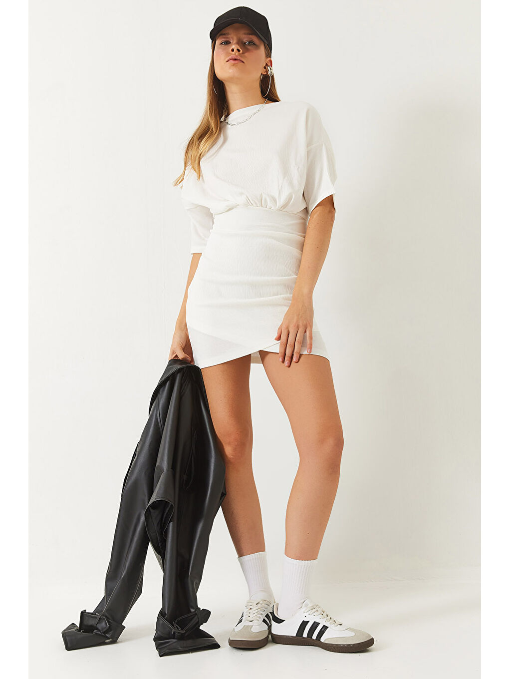 Beyaz Kadın Beli Lastikli Yarasa Kollu Kruvaze Etekli Basic Elbise