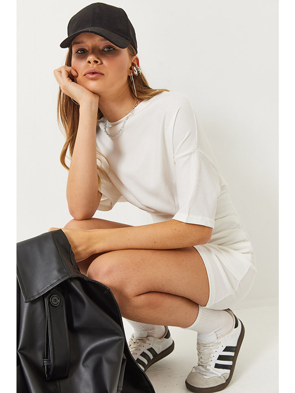 Beyaz Kadın Beli Lastikli Yarasa Kollu Kruvaze Etekli Basic Elbise-6