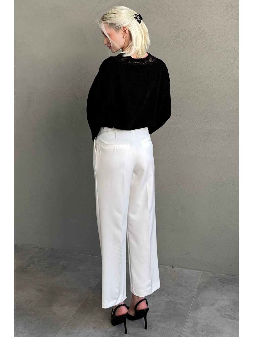 Beyaz Pens Detaylı Kapaklı Düz Paça Kumaş Pantolon Mg2642-4