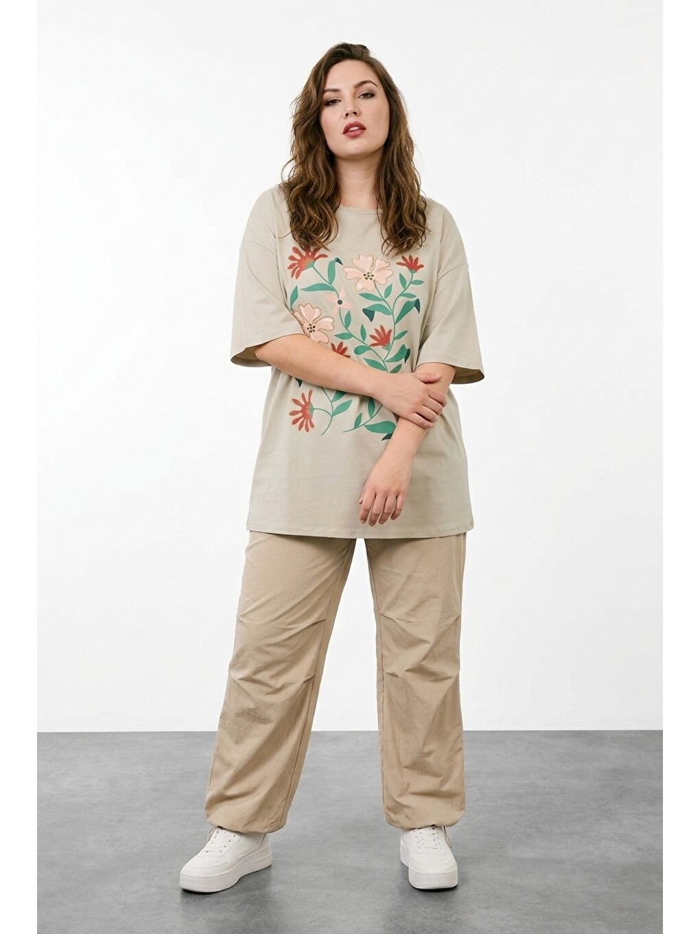 Bej Çiçek Baskılı Oversize T-shirt-4
