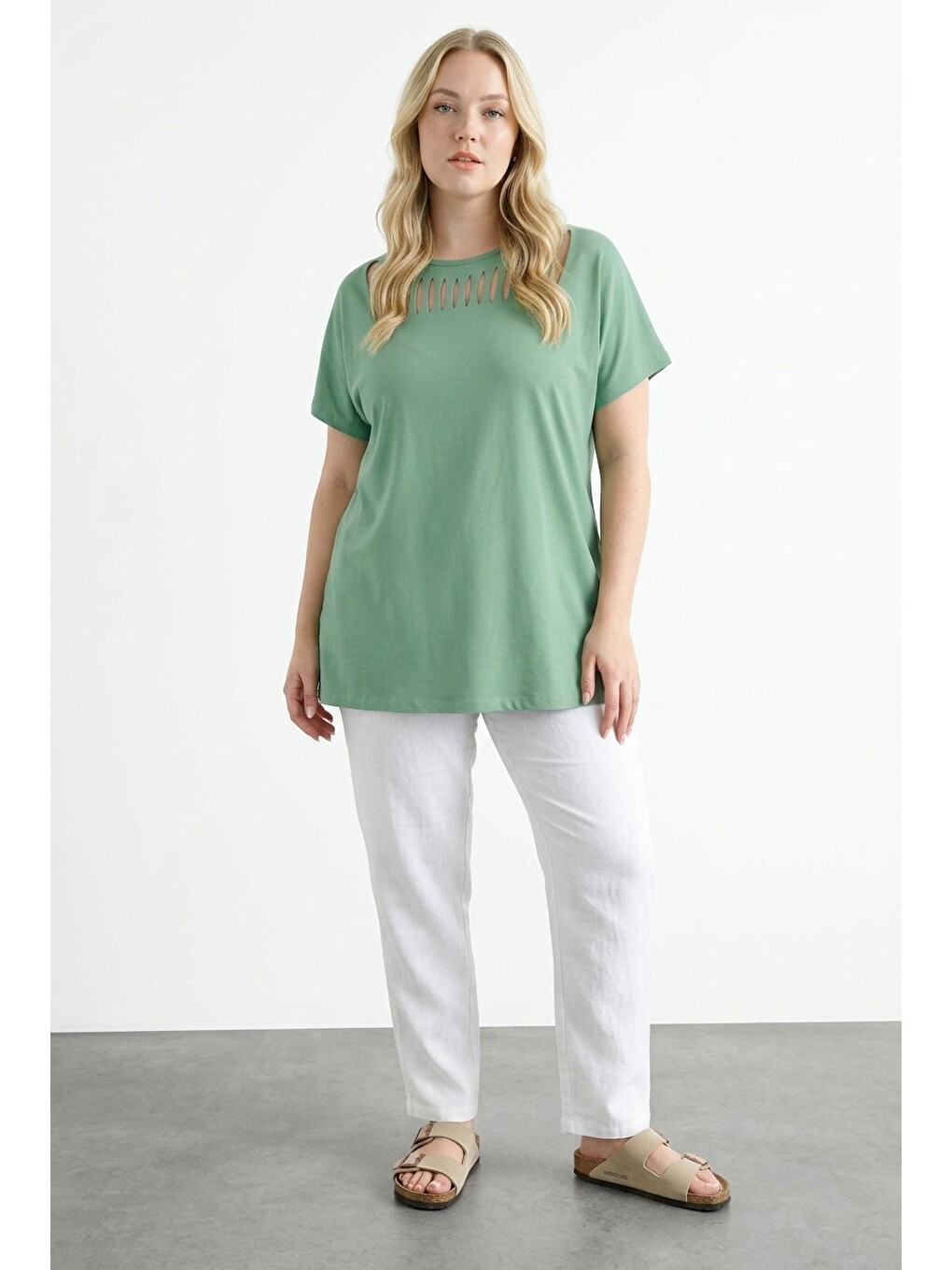 Yeşil Önü Kesikli T-shirt-1