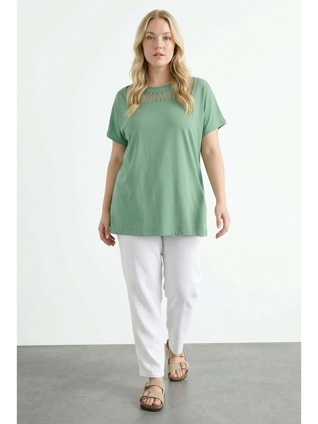 Yeşil Önü Kesikli T-shirt-3