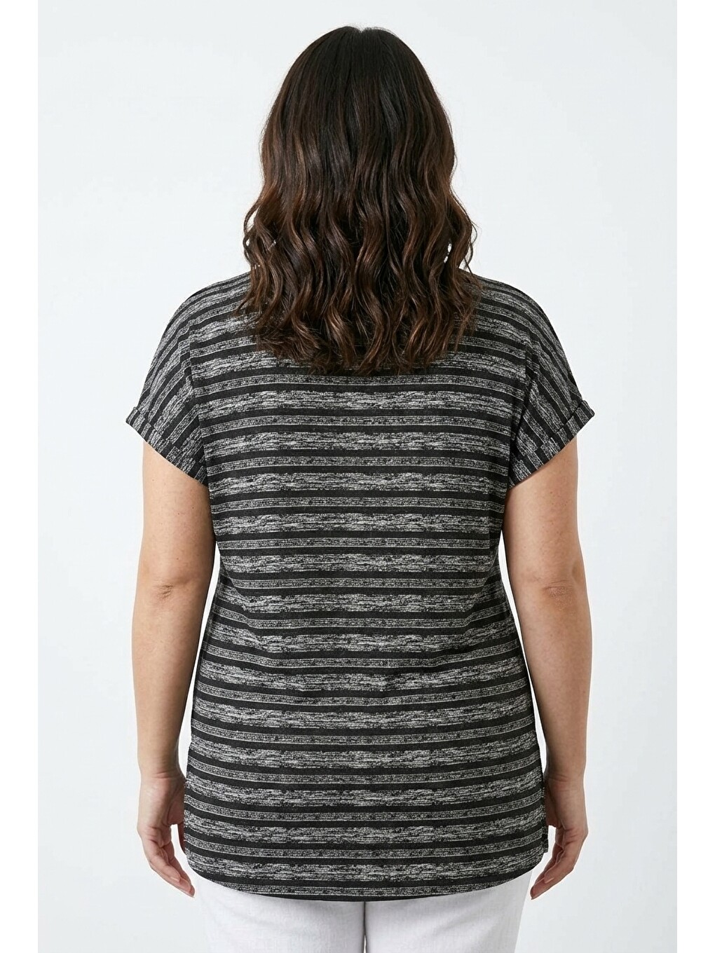 Siyah Çizgili Yırtmaçlı T-shirt-5