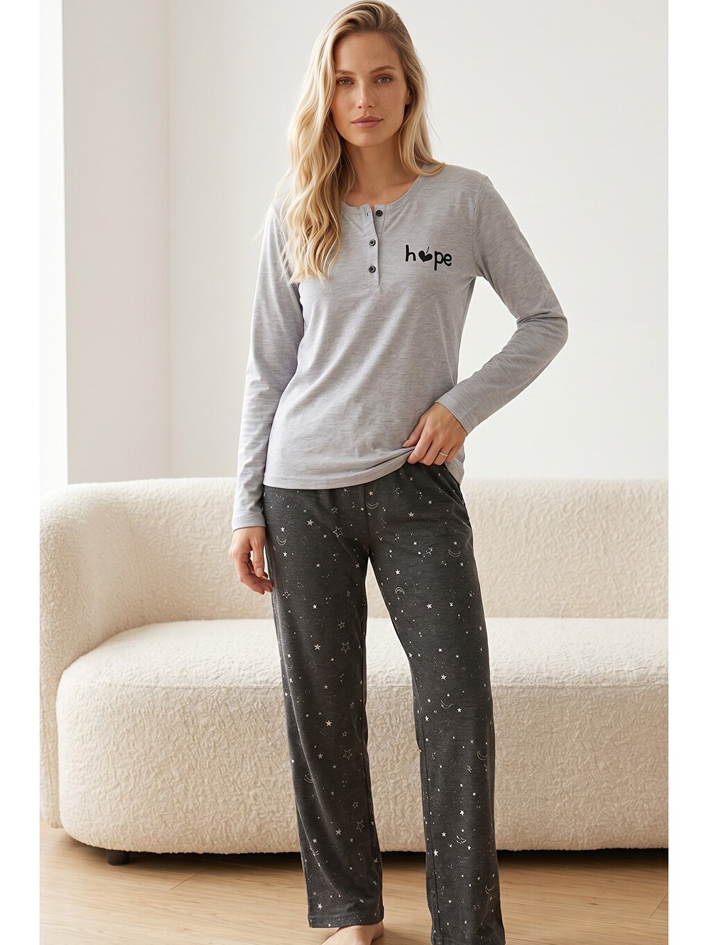 Gri Nakışlı Düğmeli Elastanlı Örme Pijama Takım26240356-1