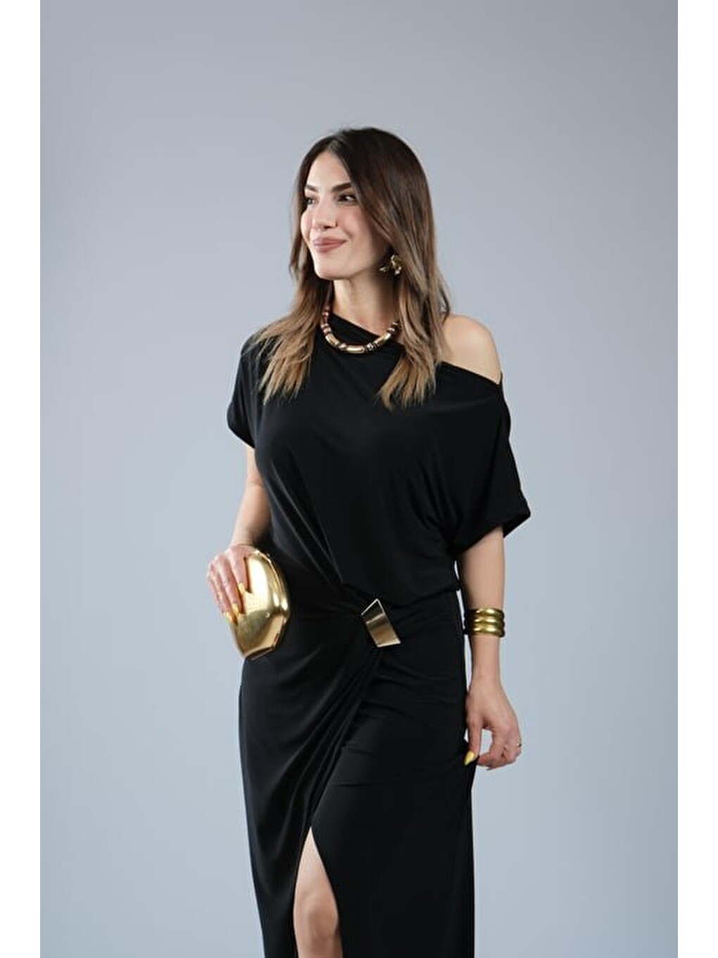 Siyah Kadın Kısa Kollu Tek Omuzdan Açık Beli Lastikli Sandy Maxi Elbise-2