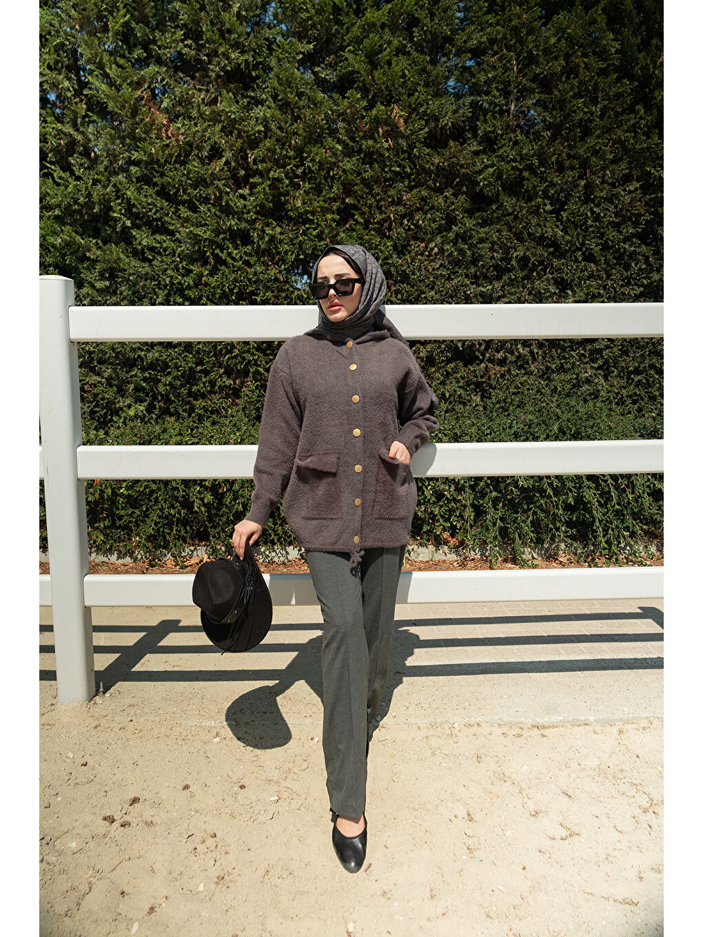 Gri Kadın Kapüşonlu Triko Ceket Füme-4