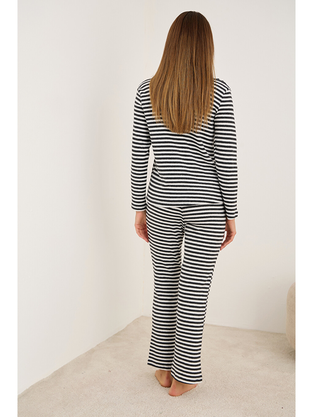 Siyah Beyaz Fırçalı Soft Fitilli Kaşkorse Hırka Pijama Takım-1