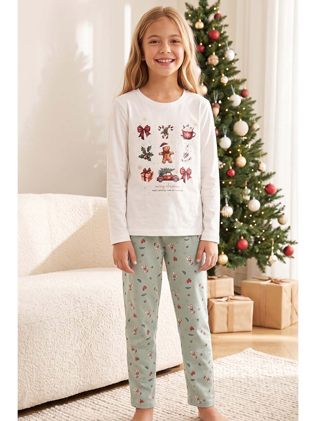 Beyaz Yılbaşı Temalı Pamuklu Elastanlı Örme Pijama Takım26241181-3