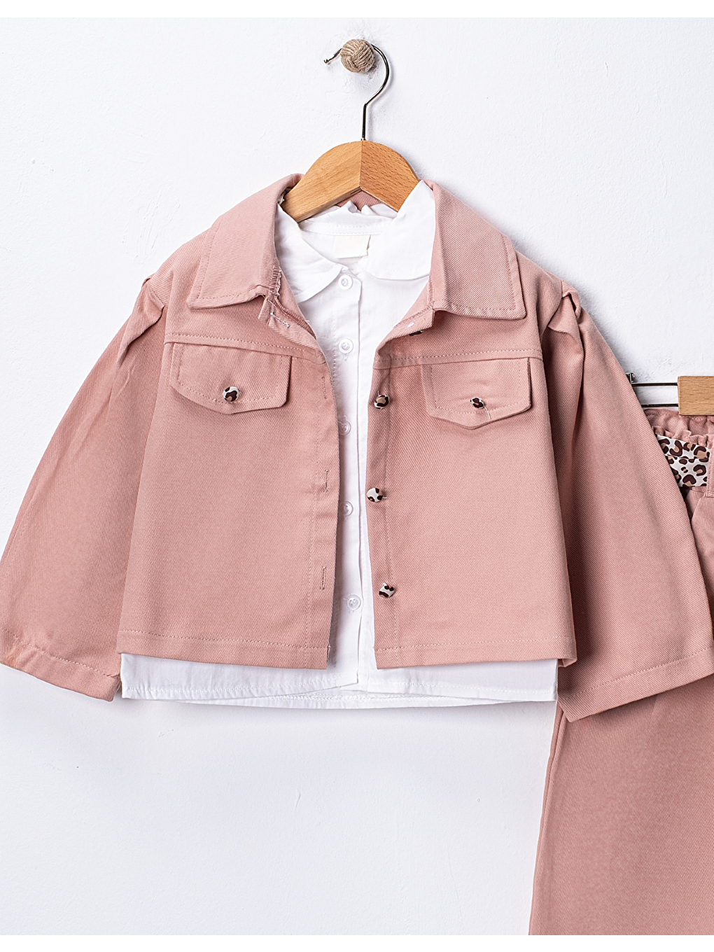 Pembe Kız Çocuk Gabardin Ceketli Takım – Düğmeli Dokuma Gömlekli, Beli Lastikli Kemerli Pantolon 2-5 Yaş-4