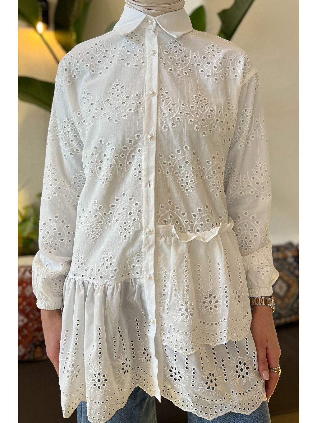 Ekru Kadın İnci Düğmeli Fırfırlı Tesettür Fistolu Gömlek-5