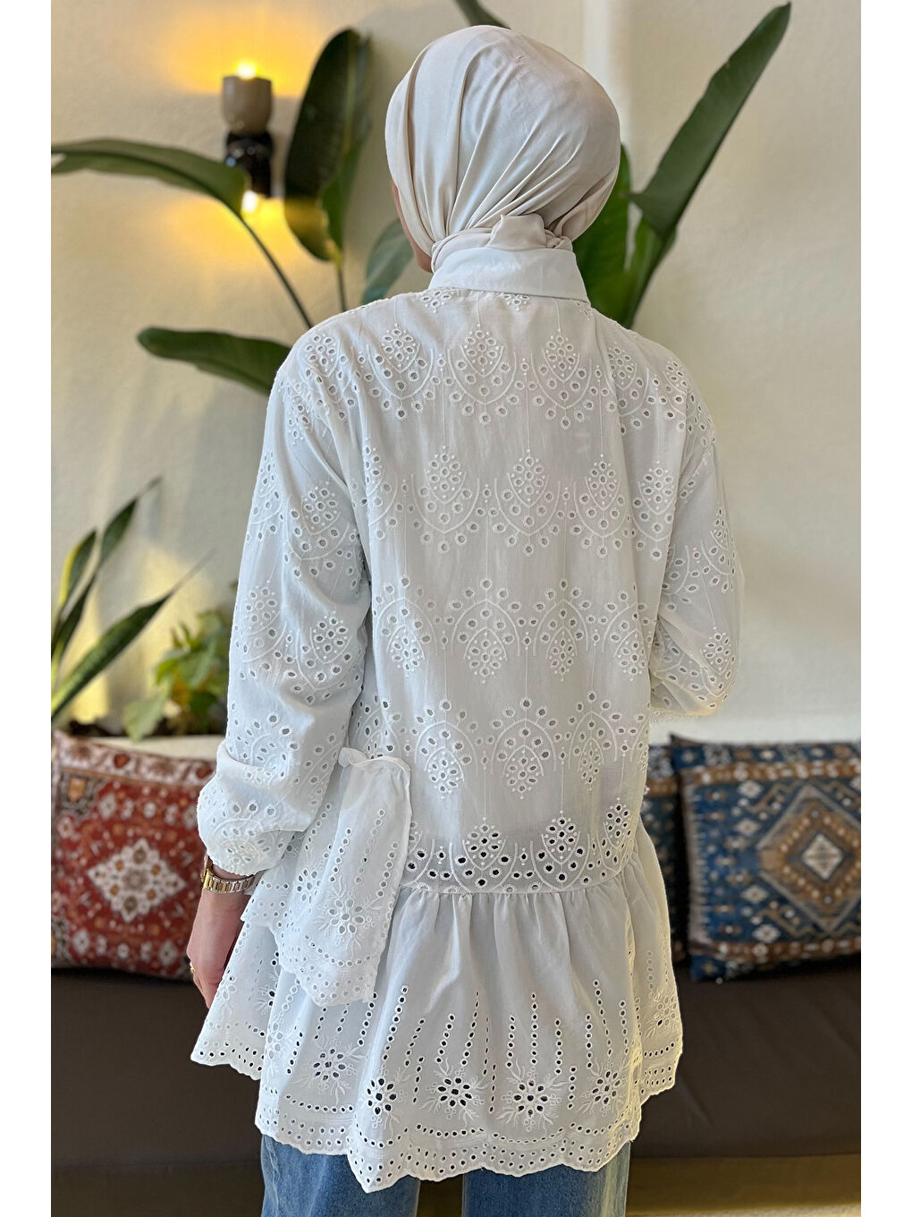 Ekru Kadın İnci Düğmeli Fırfırlı Tesettür Fistolu Gömlek-7