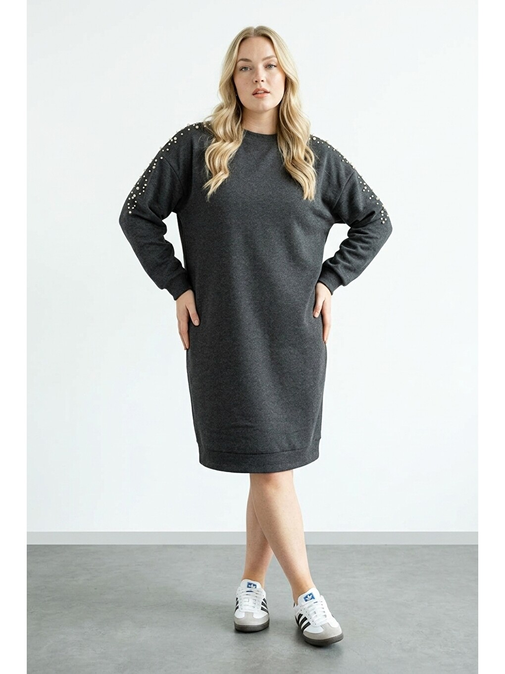 Siyah Bisiklet Yaka Basic Midi Elbise-4