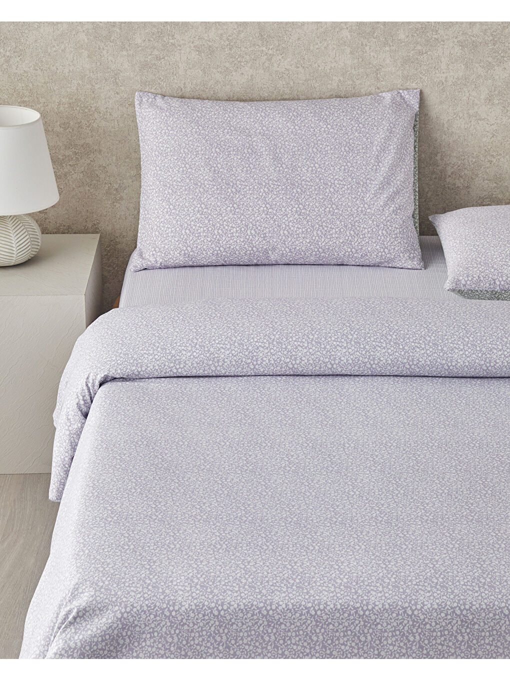 Mor Lush Blooms Kolay Ütülenir Çift Kişilik Nevresim Takımı 200x220 cm Lila-Yeşil-2