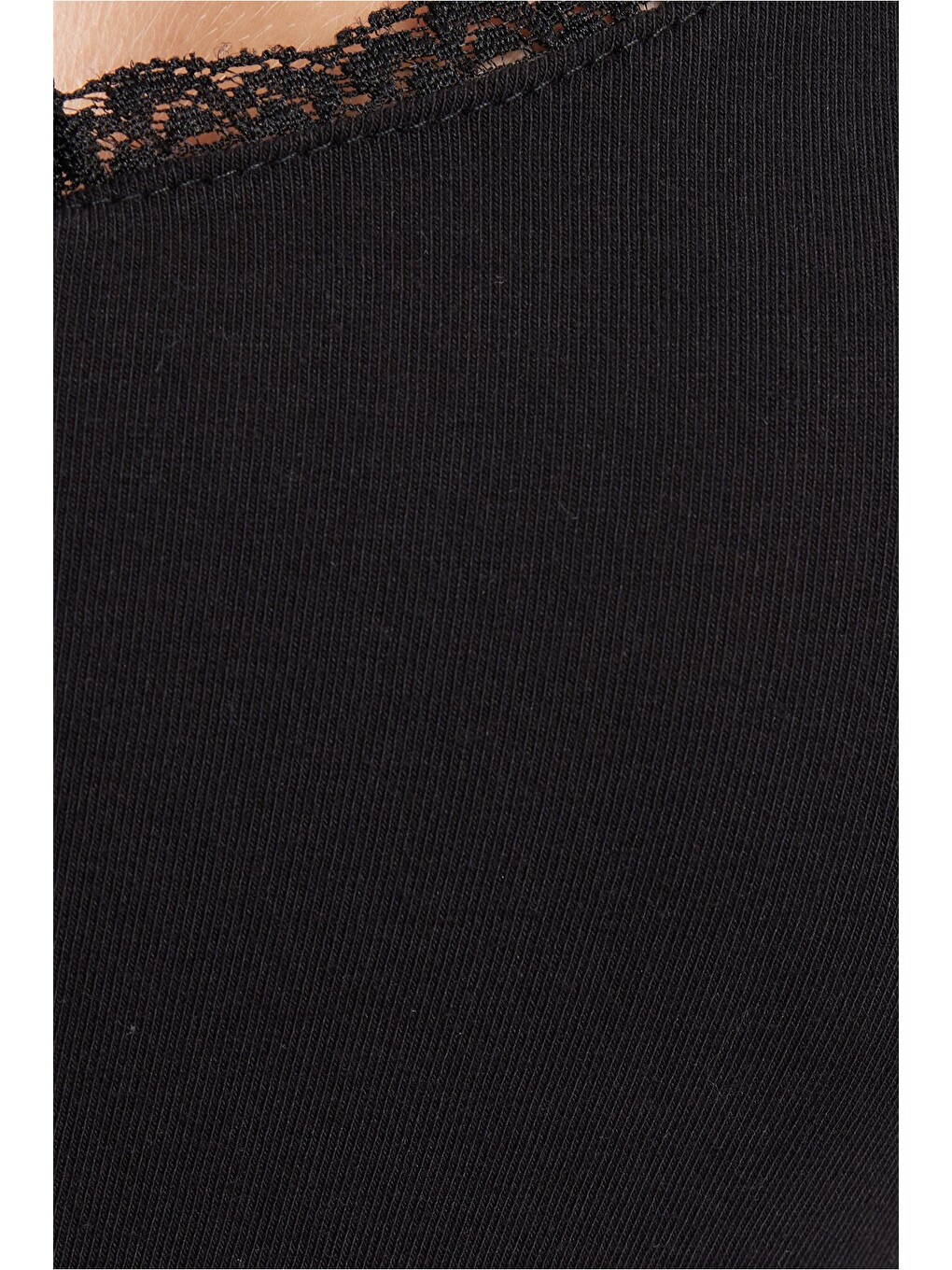 Kadın Slim Fit Dar Kesim Pamuklu İnce Askılı Dantel Detaylı Siyah Crop Atlet-4