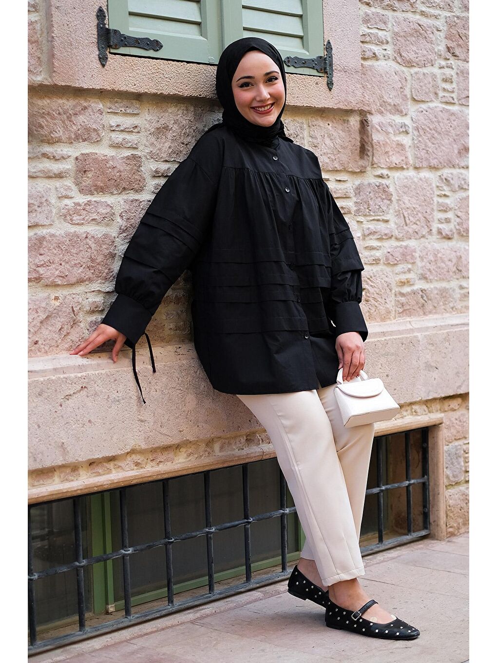 Kat Kat Pileli Gömlek Siyah-2