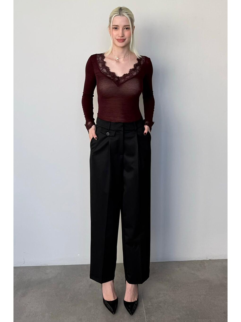 Siyah Pens Detaylı Kapaklı Düz Paça Kumaş Pantolon Mg2642-1