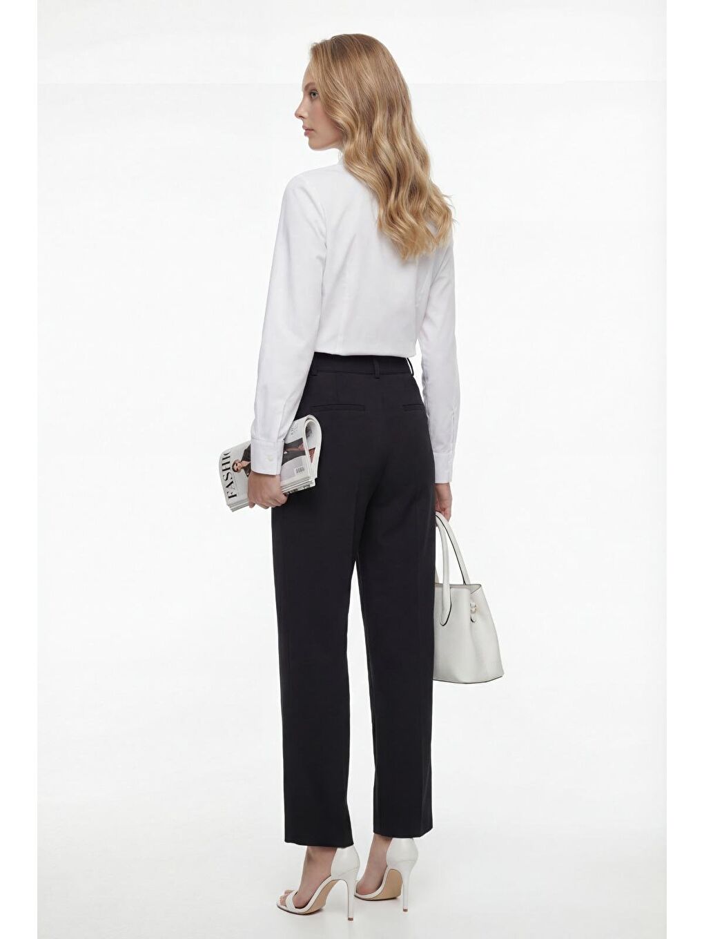 Siyah Pens Detaylı Kapaklı Düz Paça Kumaş Pantolon Mg2642-4
